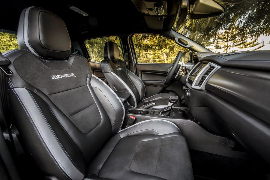Интерьер Ford Ranger Raptor 2018 года  (EU) (фото 141 из 144)